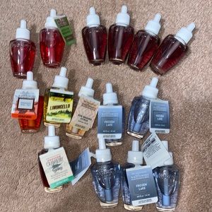 BATH AND BODY WORKS WALLFLOWERS (sold in bundle only)